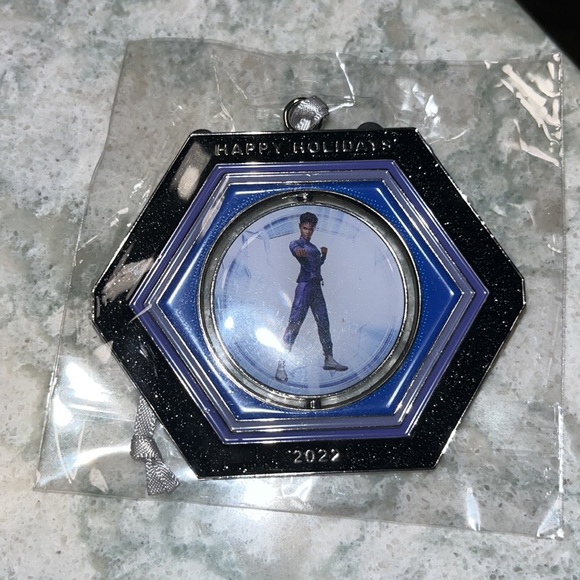 Limited edition, collectors, Disney Holiday ornaments set of 3 - Picture 4 of 4